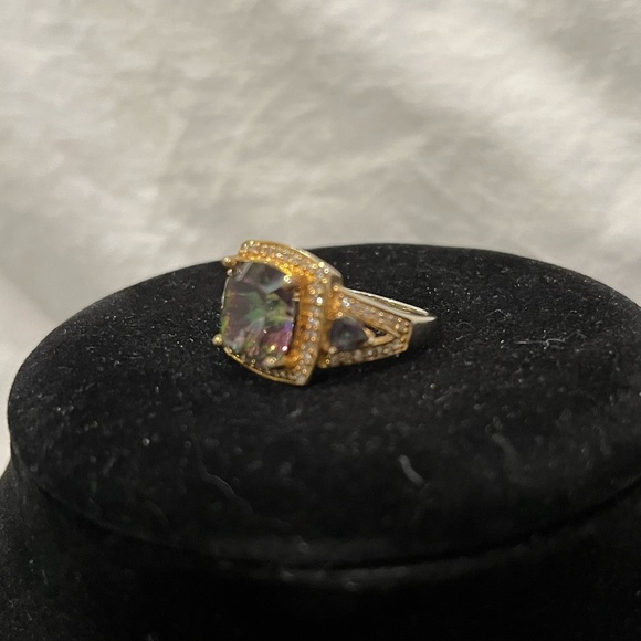 Gold plated with Amythest stone, and mini crystals - Picture 2 of 2